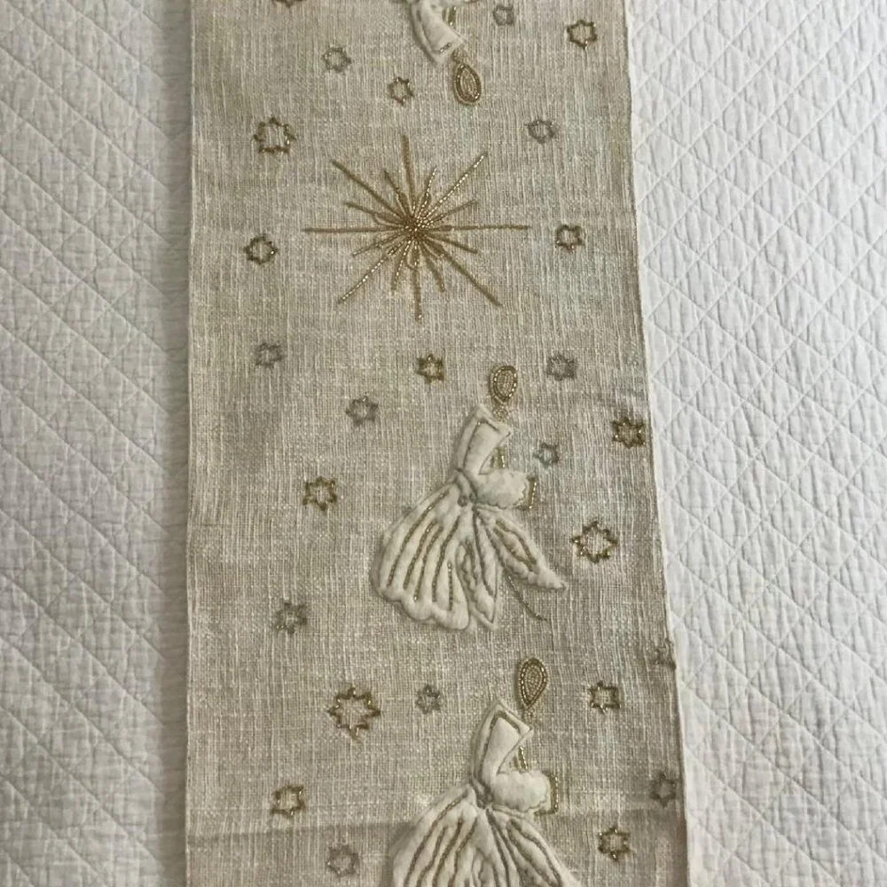 Cherished Traditions Table Runner 14